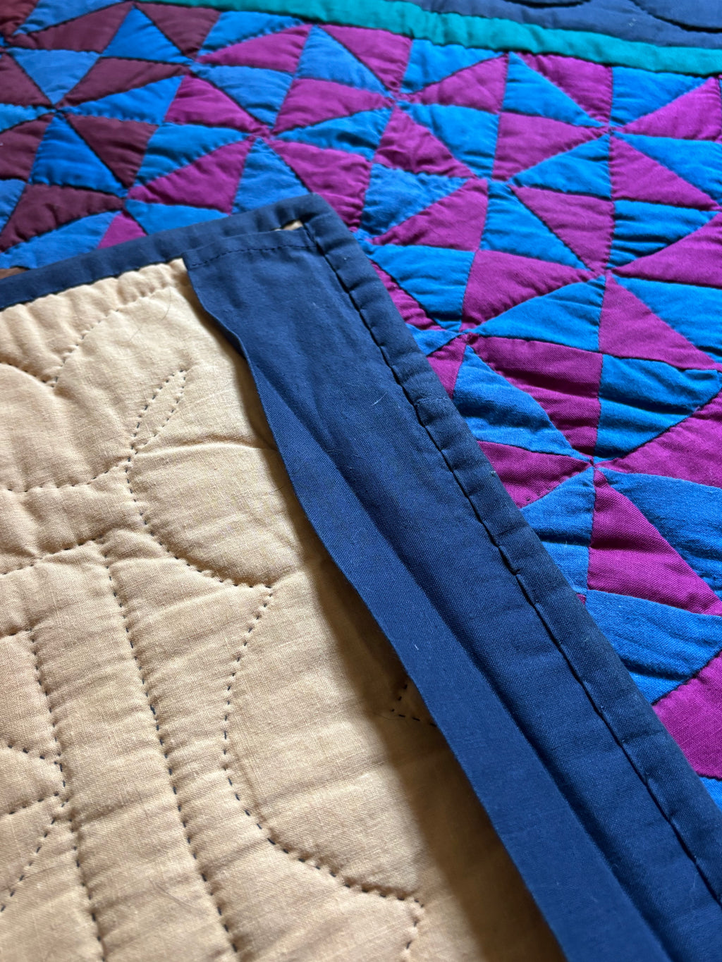 Amish wall hanging quilt